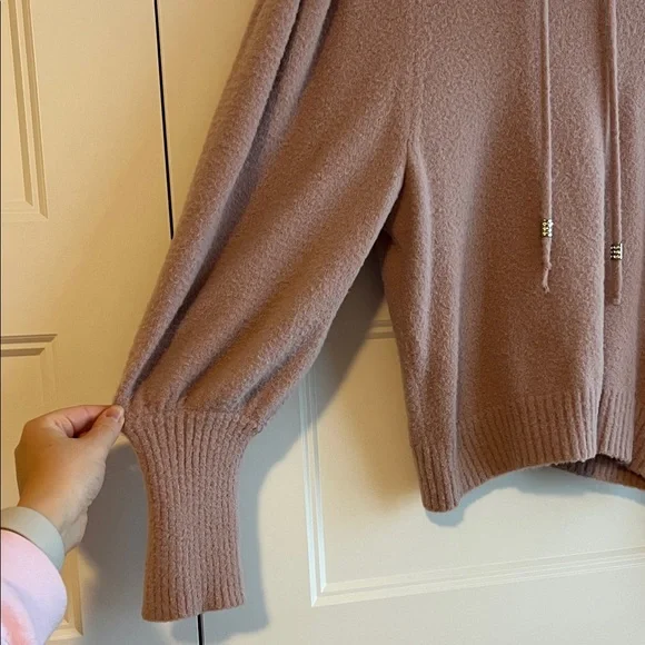 Express Women's Dusty Pink Hooded Sweater - Picture 6 of 11